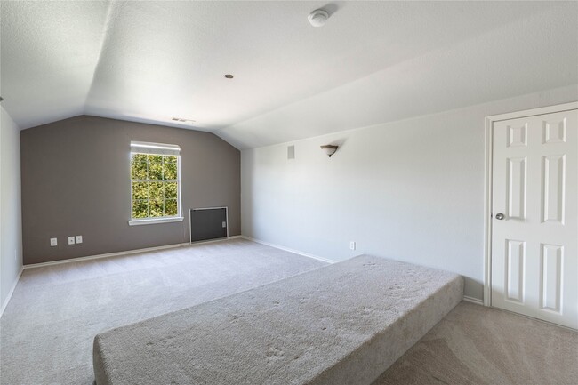 Building Photo - 2012 Meadow View Dr