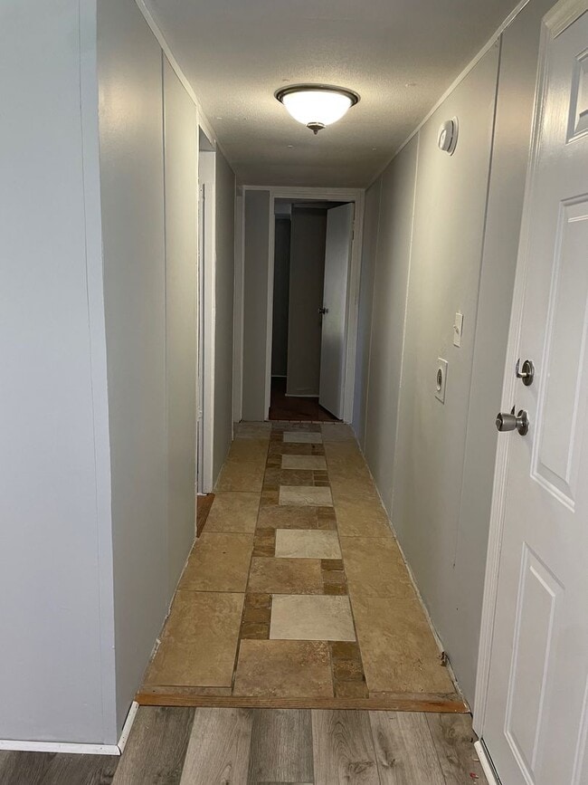 Building Photo - 3 Bed, 2 Bath Mobile Home in Sanford NC