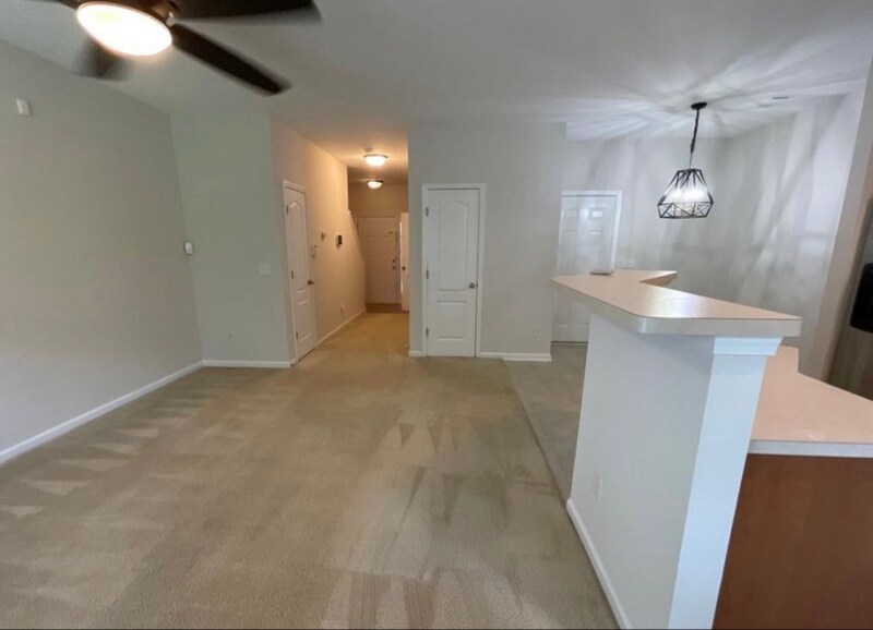 Building Photo - 6941 Rogers Point