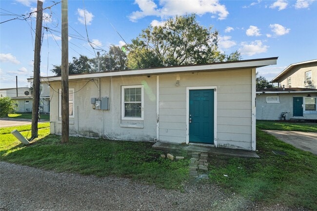 Building Photo - 806 3rd Ave N