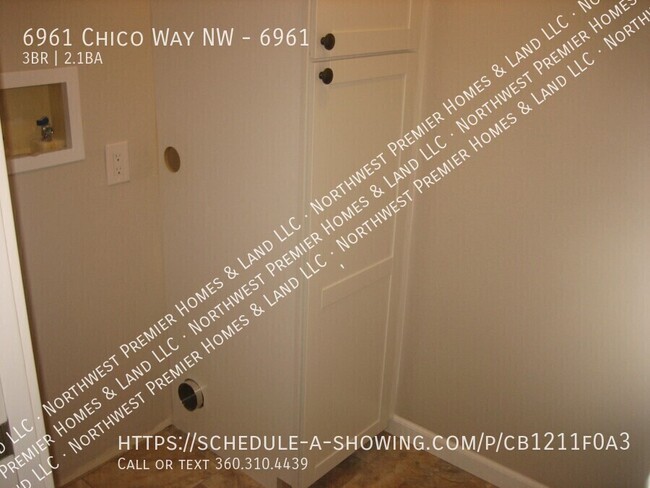 Building Photo - Chico Way Townhouse