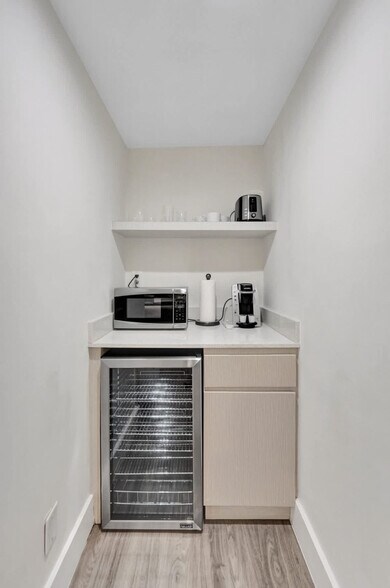 Building Photo - 3020 Seville St