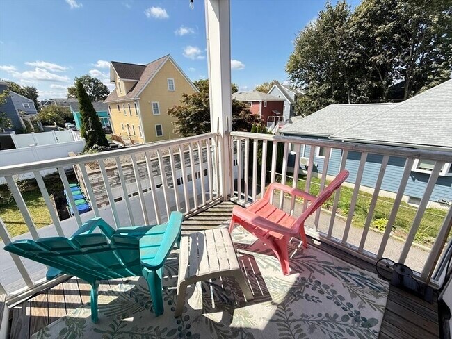 Building Photo - 33 Cook St