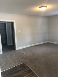 Building Photo - One Bedroom House with a study right off o...