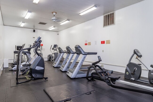 Building Photo - Just landing in the East Bay? Fully Furnished Resort 1 Bdrm. condo available on a short or long t...