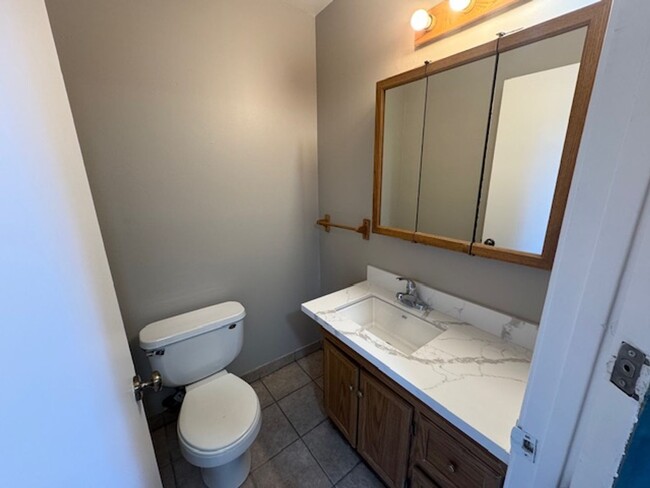 Building Photo - Fully Remodeled 3 Bedroom Townhome Availab...