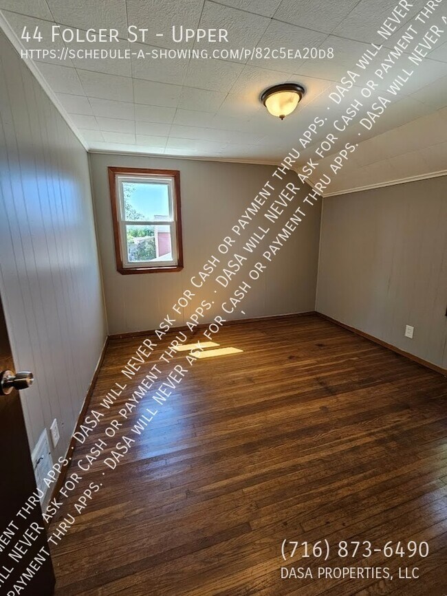 Building Photo - 44 Folger St