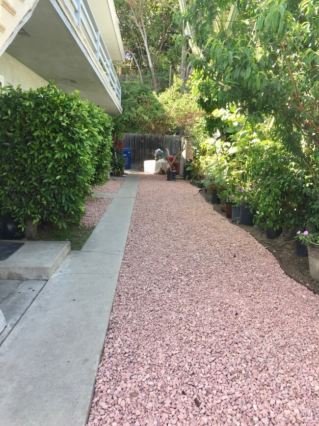 Building Photo - 11333 Venice Blvd