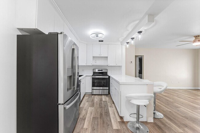 Building Photo - 4780 NE 8th Terrace