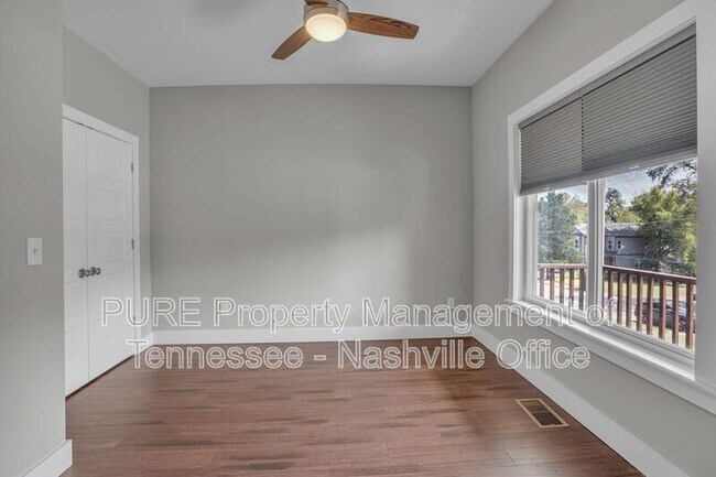 Building Photo - 3212A Lincoln Ave