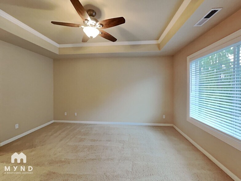 Building Photo - 501 NW 150th Cir