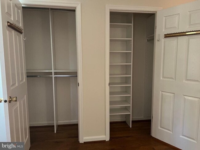 Building Photo - 10101 Alsace Ct