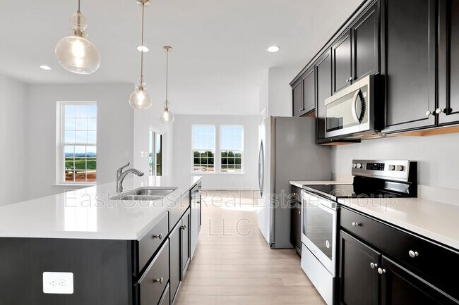 Building Photo - 153 Charterhouse St