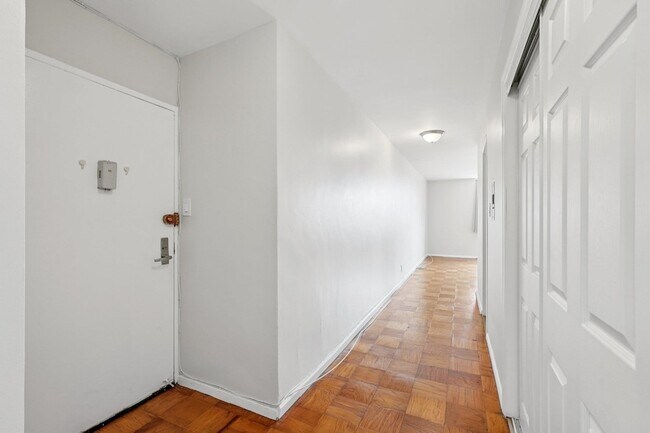 Building Photo - 6040 JFK Blvd E