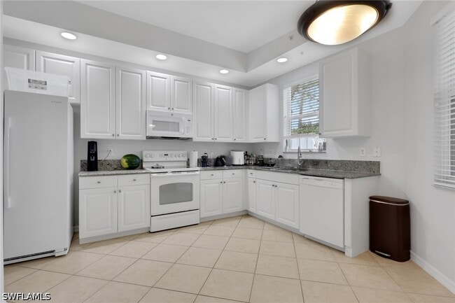 Building Photo - 1335 Mariposa Cir
