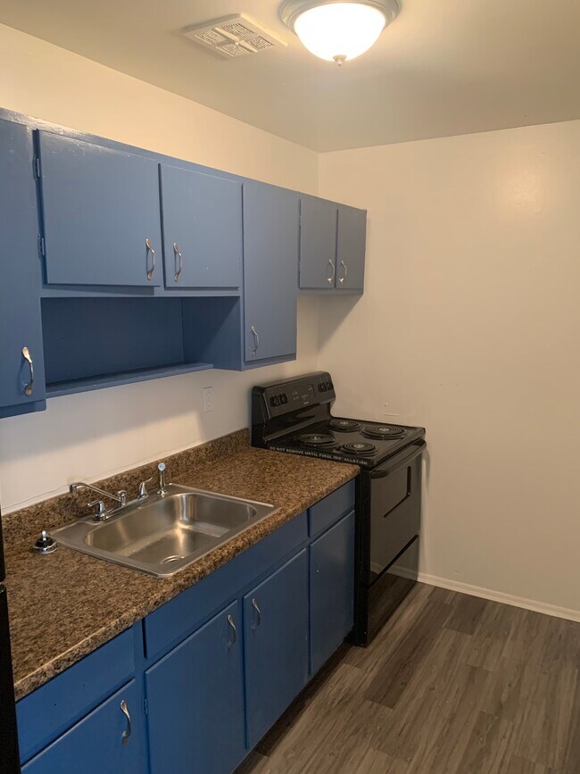 Dwell Avondale 3583 Alaska Ave Cincinnati OH 45229 Apartment Finder