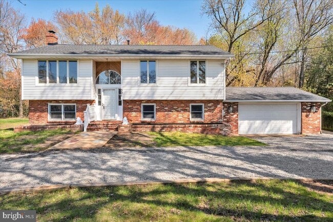 Building Photo - 301 County House Rd