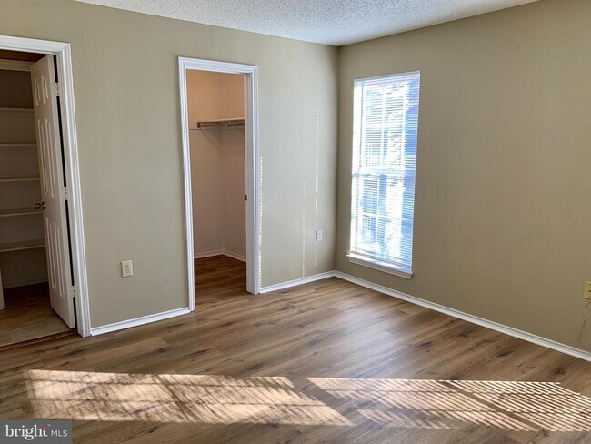 Building Photo - 21033 Timber Ridge Terrace