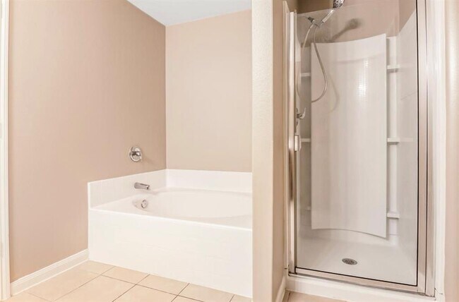 Building Photo - 8730 Leclaire Meadow Dr