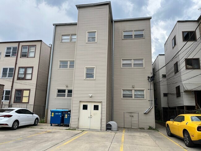 Building Photo - 5033 N Springfield Ave