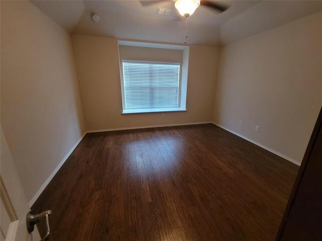 Building Photo - 8913 Eastwood Ave