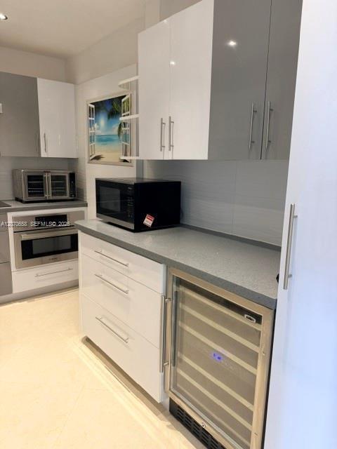 Building Photo - 400 Kings Point Dr