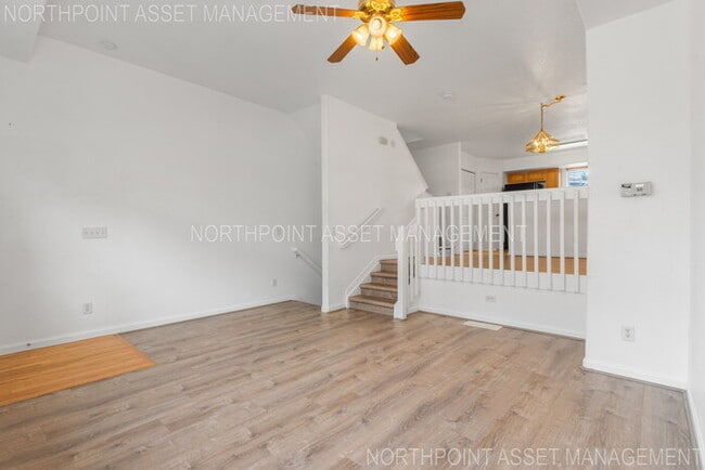 Building Photo - Beautiful 2 beds 2.5 baths in Brighton!