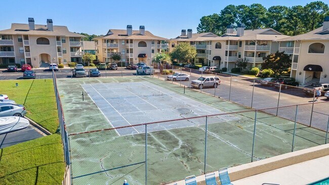 Building Photo - 4242 Pinehurst Cir