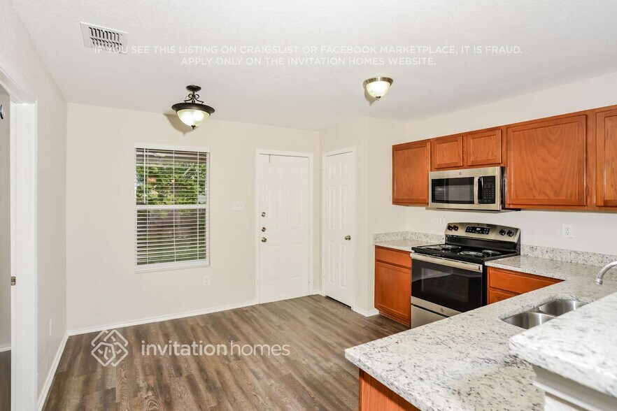 Building Photo - 8503 Silver Brush