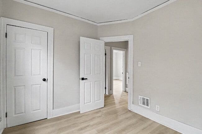 Building Photo - Freshly Updated 3-BR Detroit Rental | Section 8 Applicants Welcome! OWNER SPECIAL- 1/2 off first ...