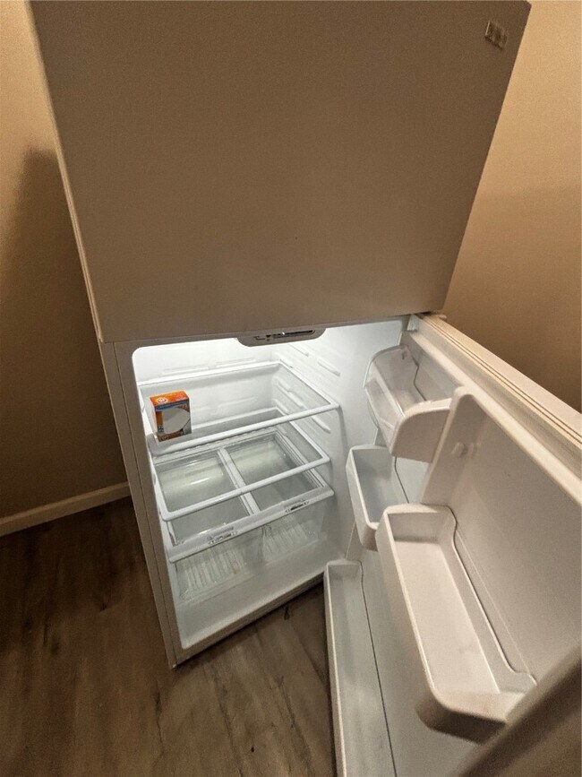 Building Photo - 4025 Hydraulic Ave