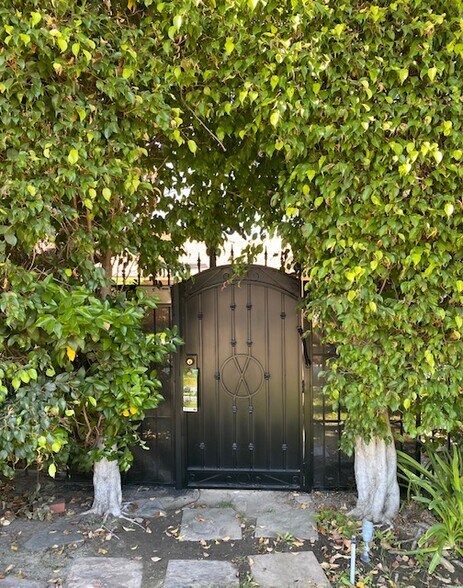 Building Photo - 4629 Forman Ave