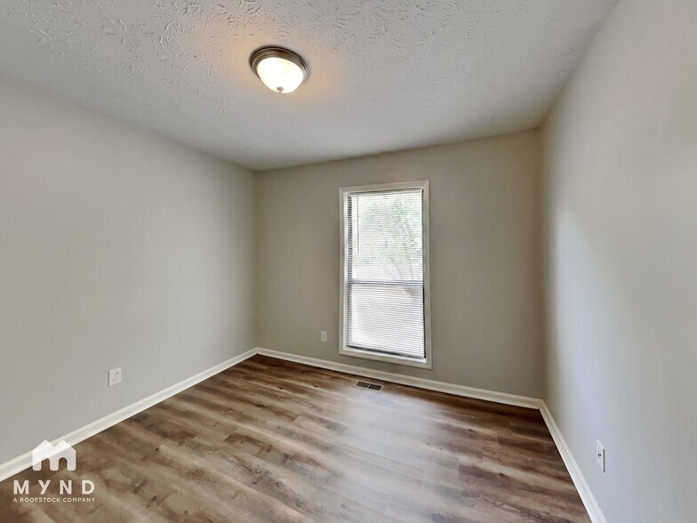 Building Photo - 2664 Bomar Rd