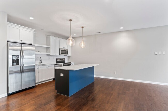 Building Photo - 2BR/2.5BA Townhouse For Rent in Houston Acres with first month 1/2 off!