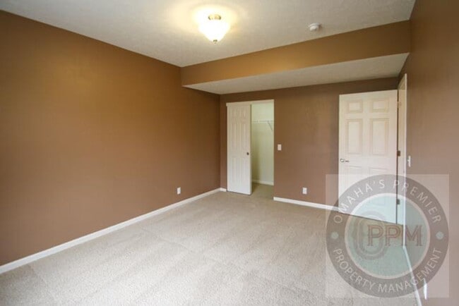 Building Photo - 809 Lake Tahoe Dr