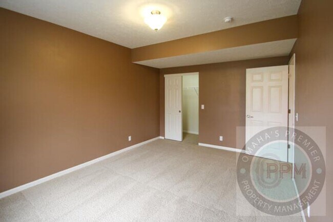 Building Photo - Beautiful 5Bd/3Ba House! | Papillion, Ne!