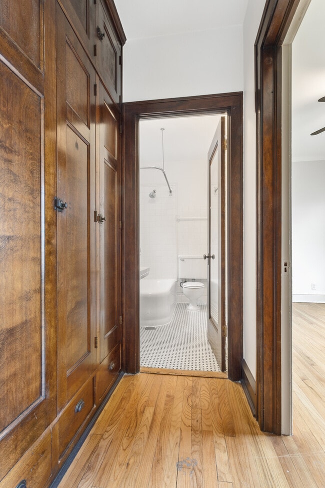 Building Photo - 2342 N Spaulding Ave