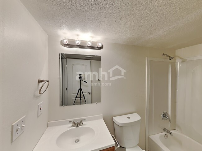 Building Photo - 2362 S 50 E