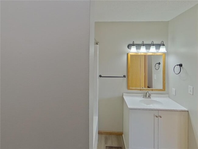 Building Photo - 3120 Teal Ct