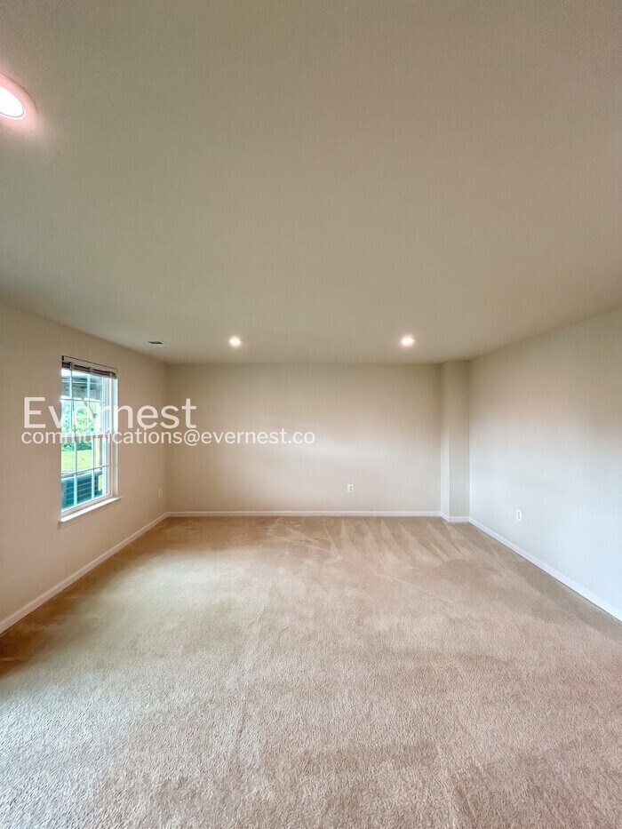 Building Photo - 8808 Stevenson Ln
