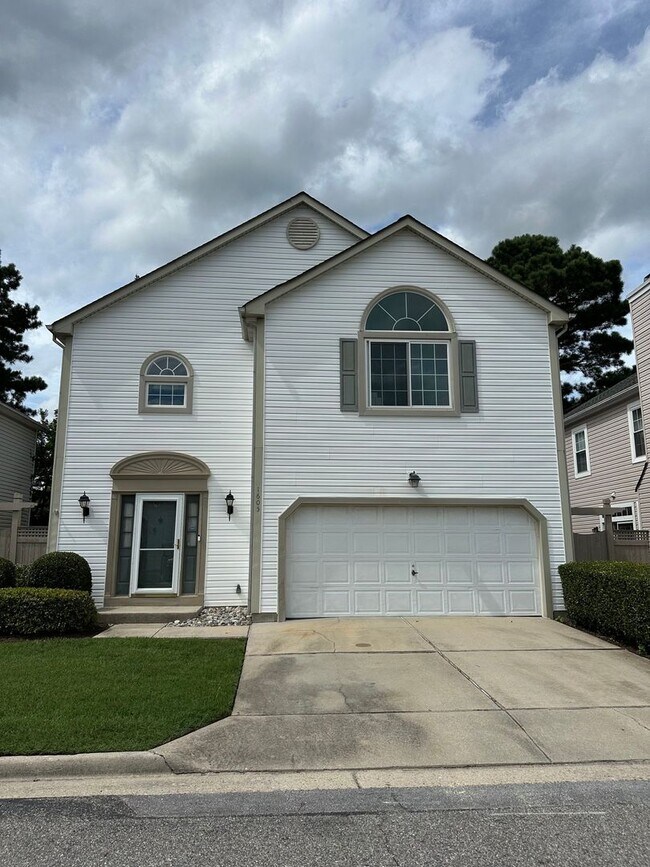 Building Photo - Plantation Woods  in Chesapeake 3 BR, 2.5 BA, 2 Car Garage