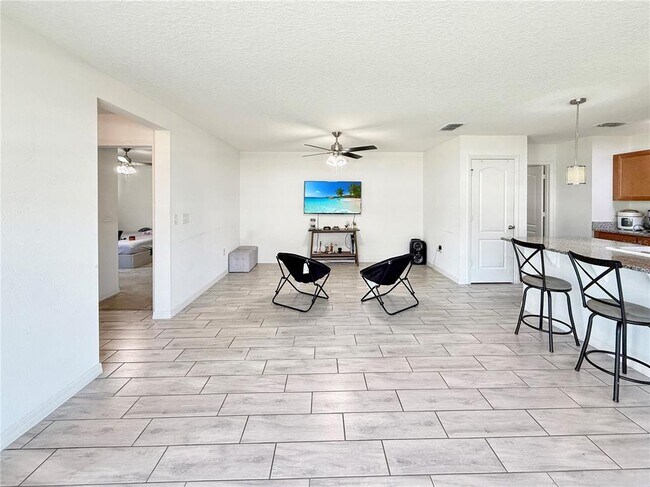 Building Photo - 4668 Glencrest Loop