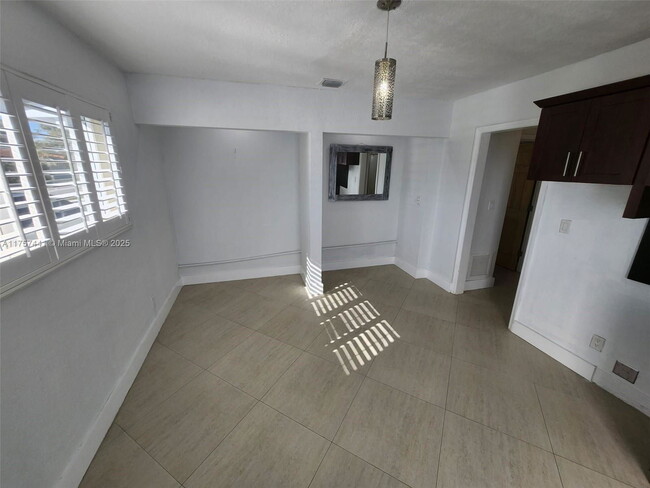 Building Photo - 4301 SW 85th Ave