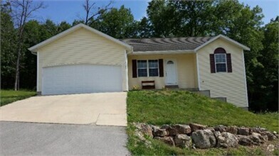 Building Photo - Spacious 4-Bedroom Home Just Minutes from ...