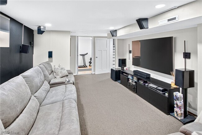 Building Photo - 10903 Parkhurst Dr