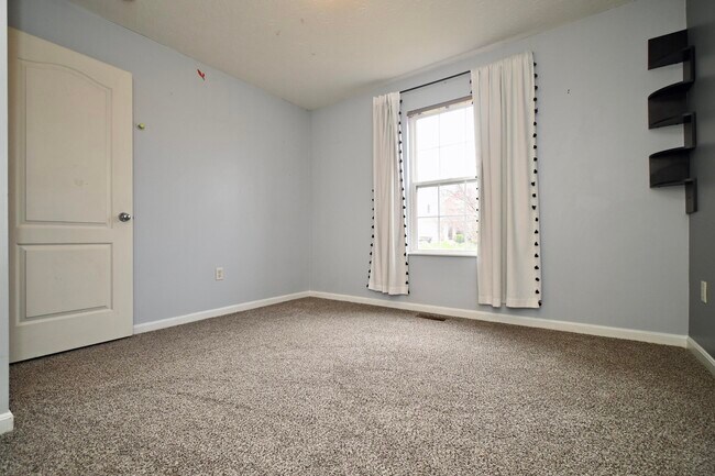 Building Photo - 5898 Ethan Dr