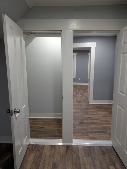 Building Photo - 404 S Barre Rd