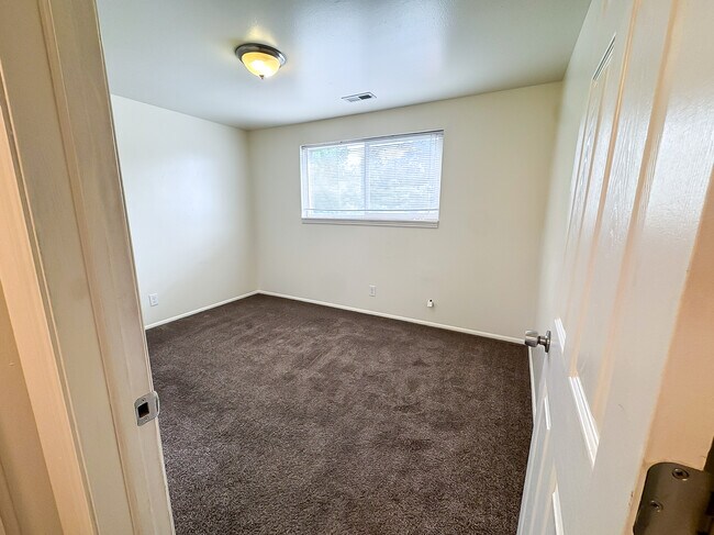 Building Photo - 361 S 150 W