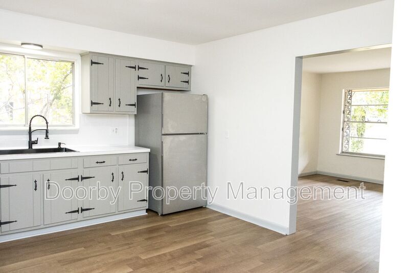 Building Photo - 1300 Koblan Dr
