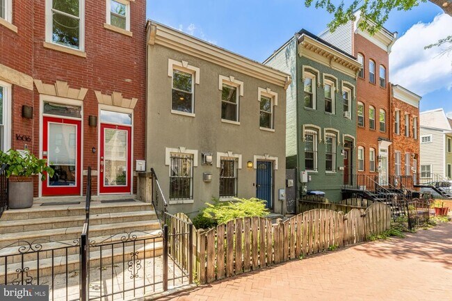 Building Photo - 1608 5th St NW